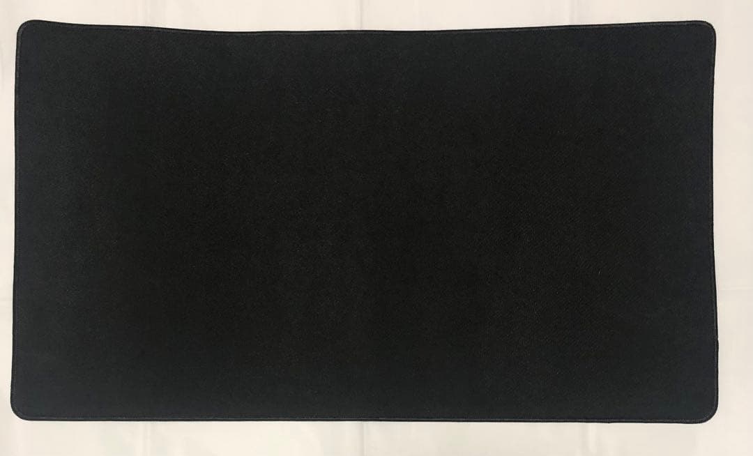 mtg プレイマット 虐殺のワーム ステッチ枠