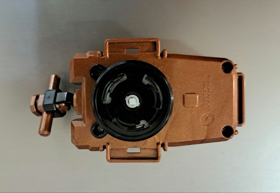 ベイブレードx G2大会 3位入賞景品 ストリングランチャー ブロンズ