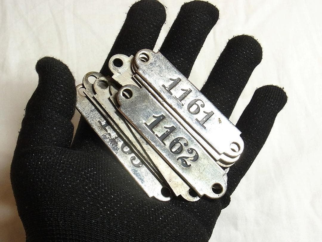 ヴィンテージ 金属ナンバープレート タグ 11枚 USA ／ルーム／ロッカー