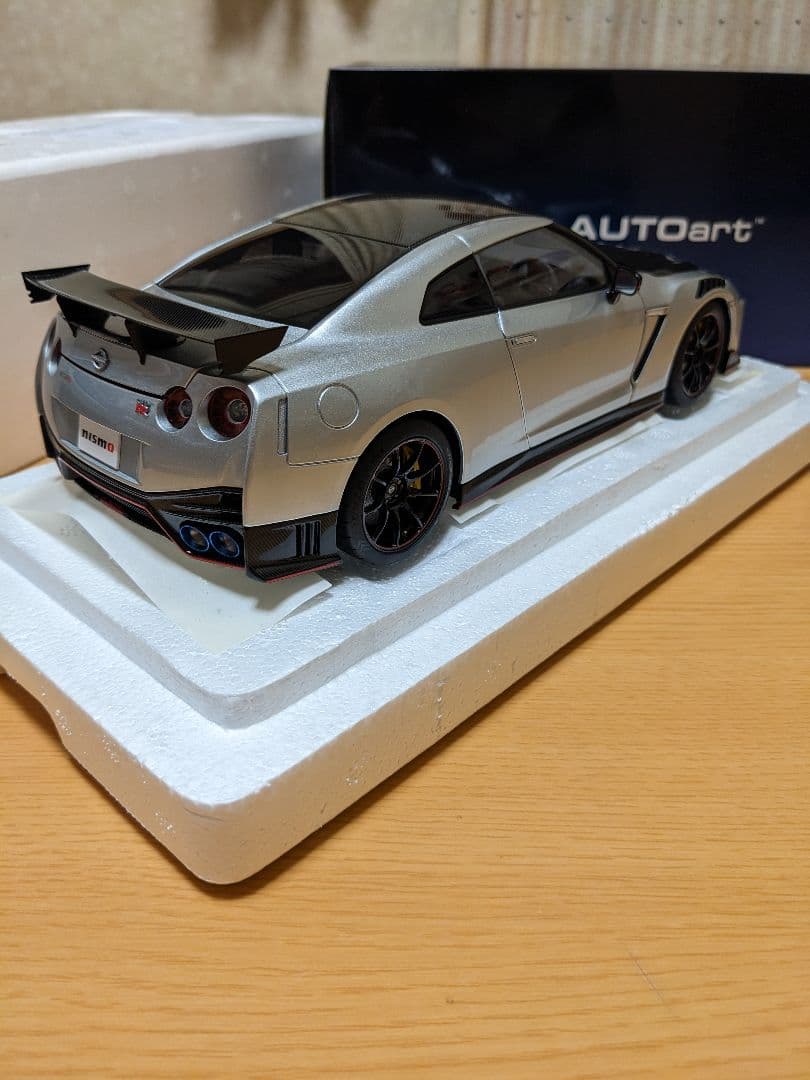 オートアート1/18　ニッサン GT-R R35 ニスモ