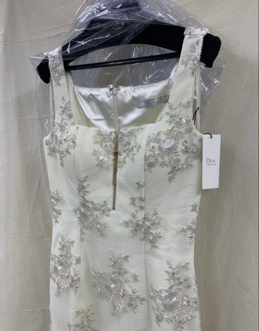 ディアバイローブドフルール膝丈ミディアムキャバドレスSugar