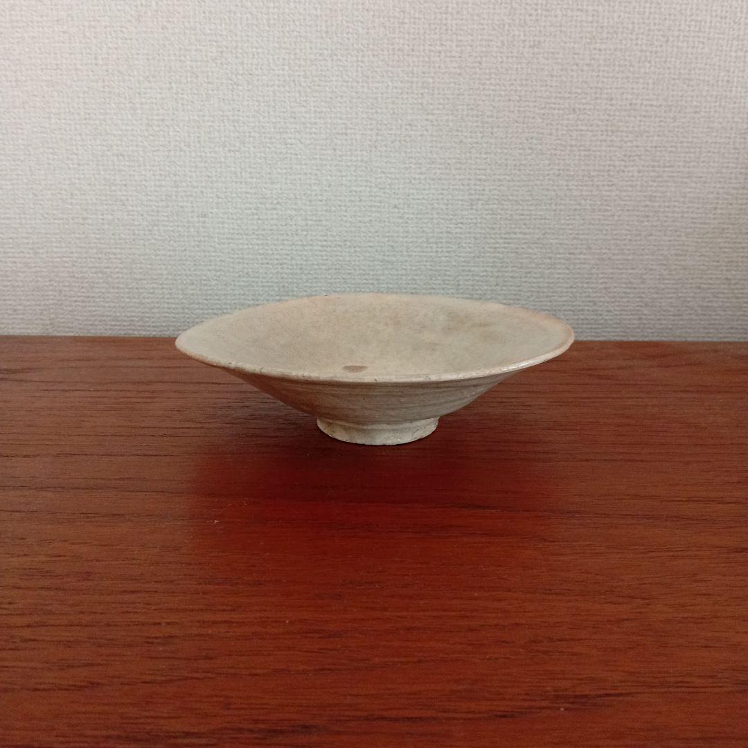 李朝　粉引　柔手　金海　平茶碗　（古唐津、李朝、高麗）