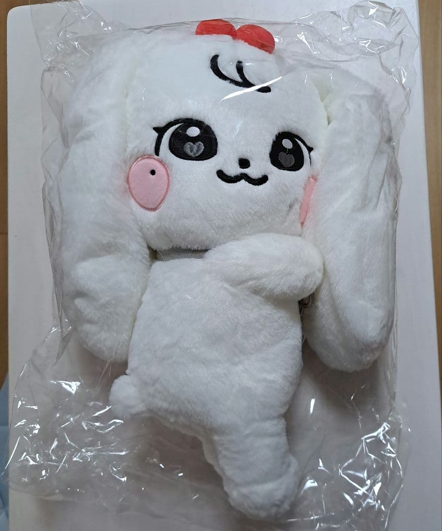 ado MV キャラクター ぬいぐるみ 花火 au スマートパス コラボ