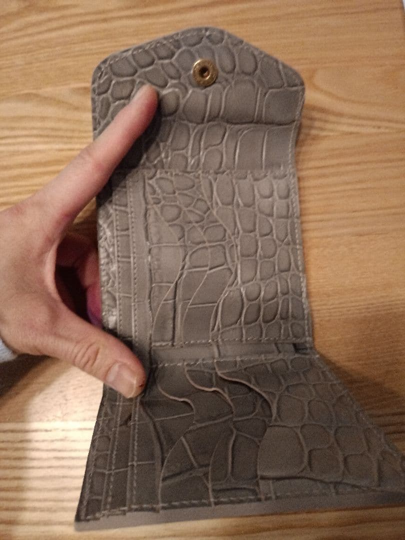 ILBISONTE 二つ折りがま口財布 ライトグレー