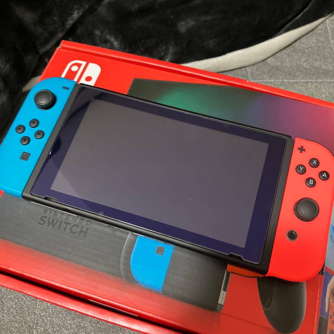 美品 Nintendo Switch / 保護フィルム付き