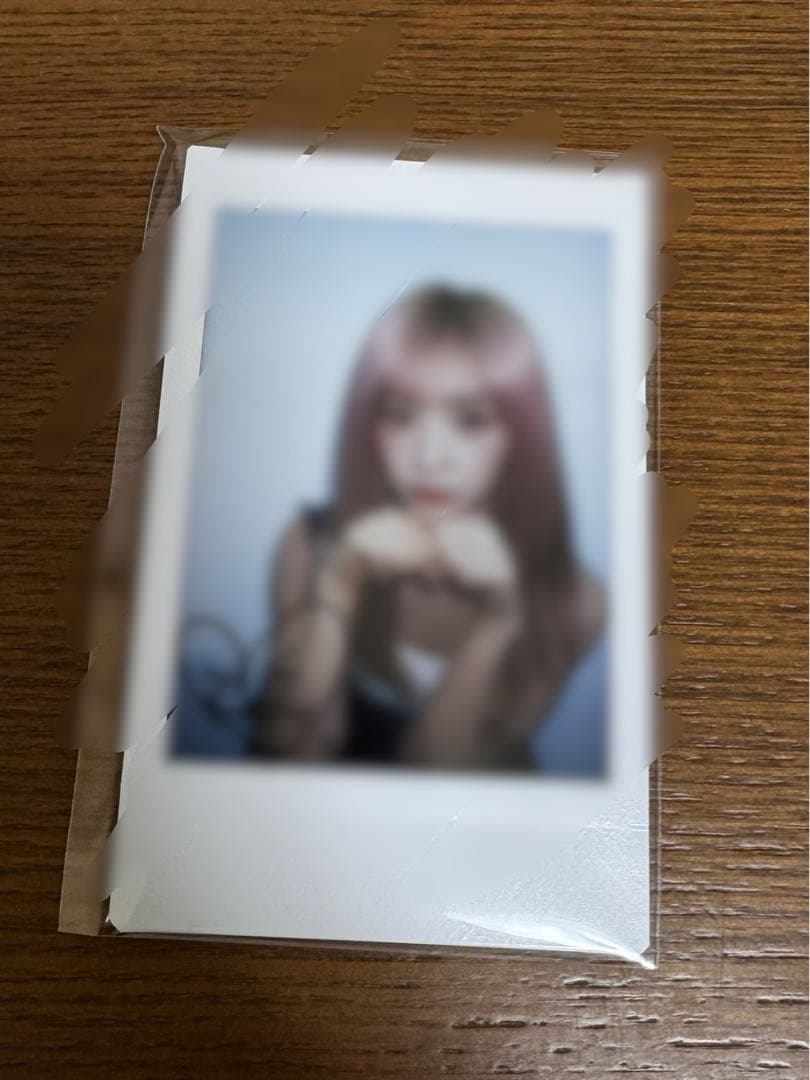 tripleS Nien ニエン 直筆 サイン ポラロイド チェキ tripleS VV Nien ニエン 直筆 サイン ポラロイド チェキ