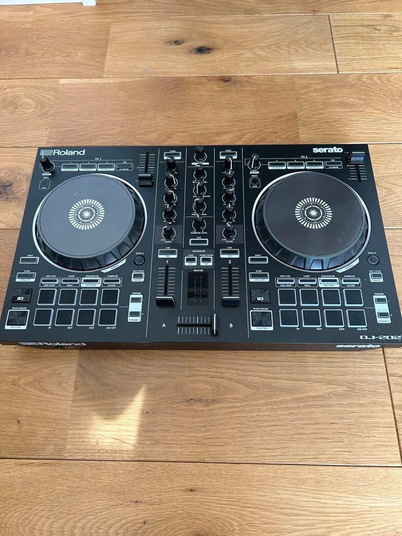 Roland DJ-202 【SeratoDJLite対応DJコントローラー】 Roland DJ-202 - Serato DJ Hardware