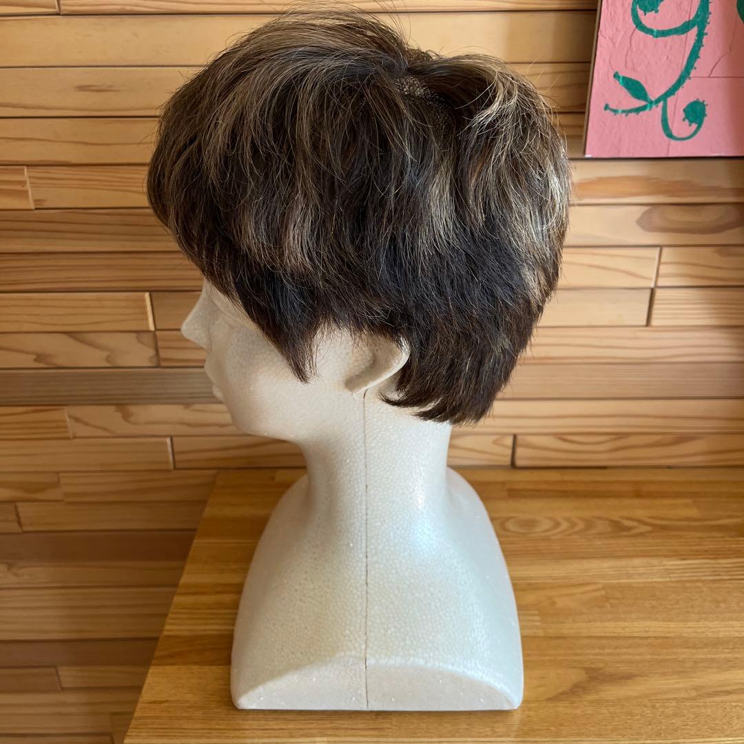 ブラウンショートウィッグ 自然なボブスタイル