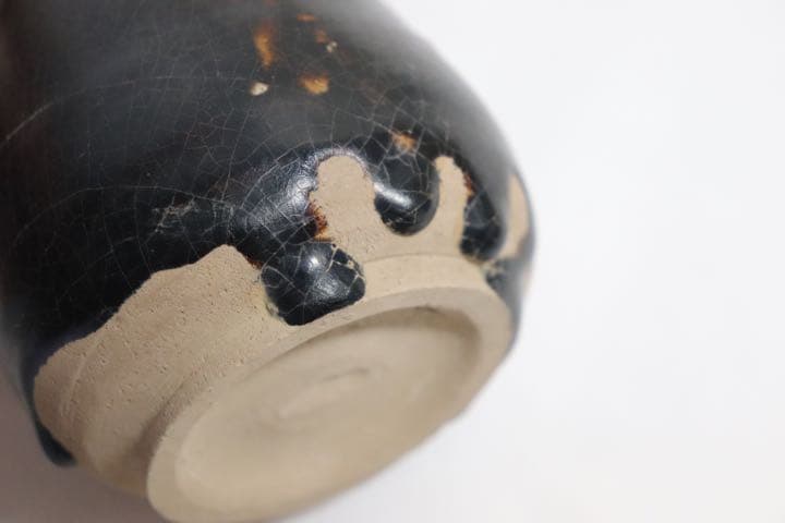 中国　黒釉蓋耳小瓶　送料込み1220