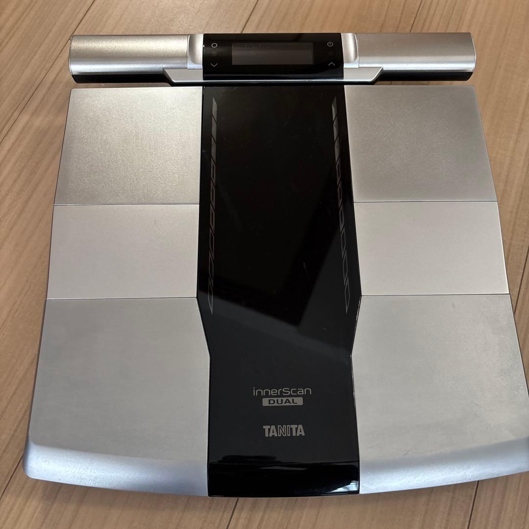 タニタ　体組成計　RD-800 Amazon | タニタ 体組成計 部位別 日本製 RD-800-BK 筋肉の質が分かる