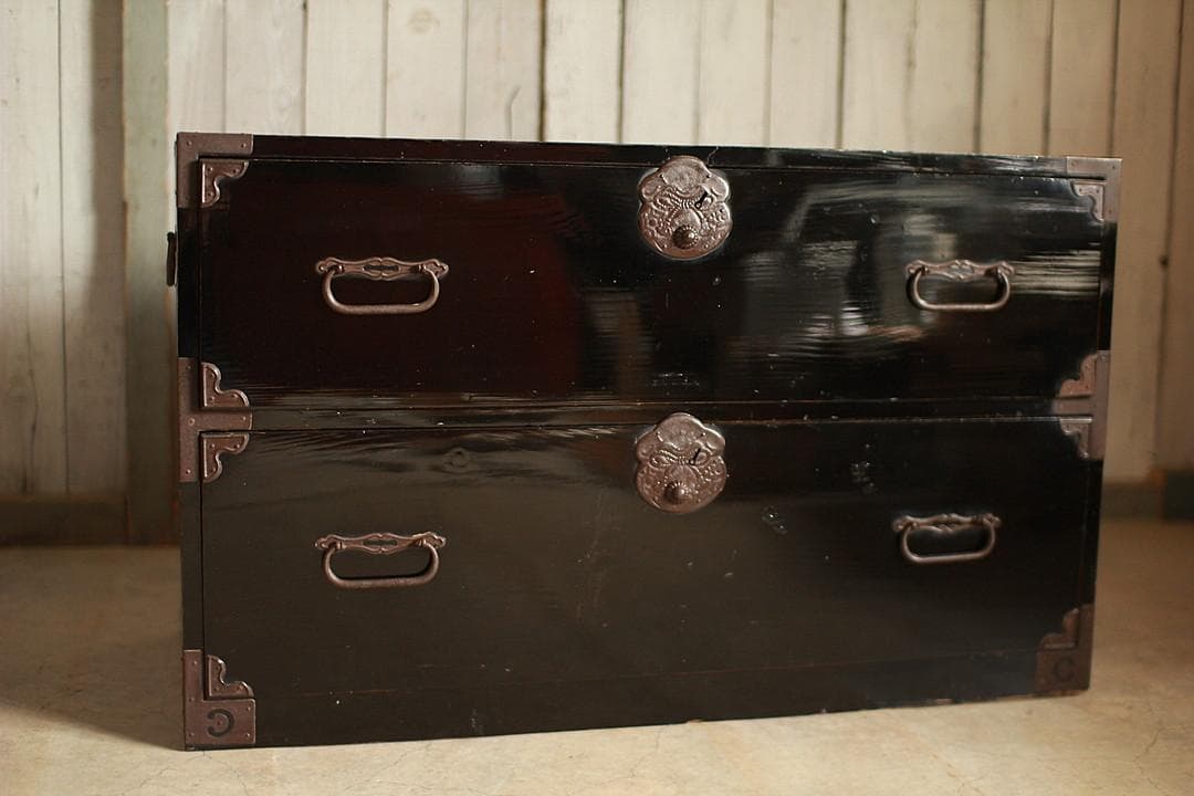 綺麗な巾着金具庄内箪笥 2段 タンス 収納 古家具 古民家 時代家具