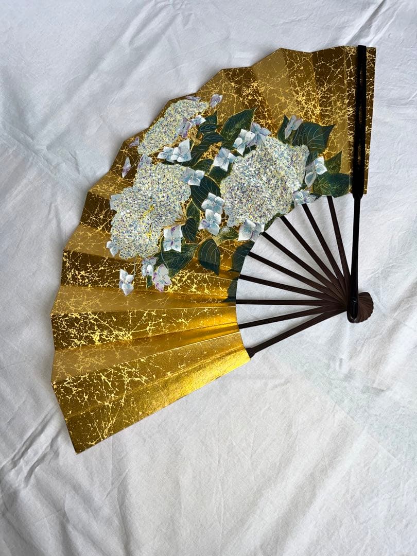 金もみ松に紅葉の柄 金もみ額紫陽花の柄仕舞扇