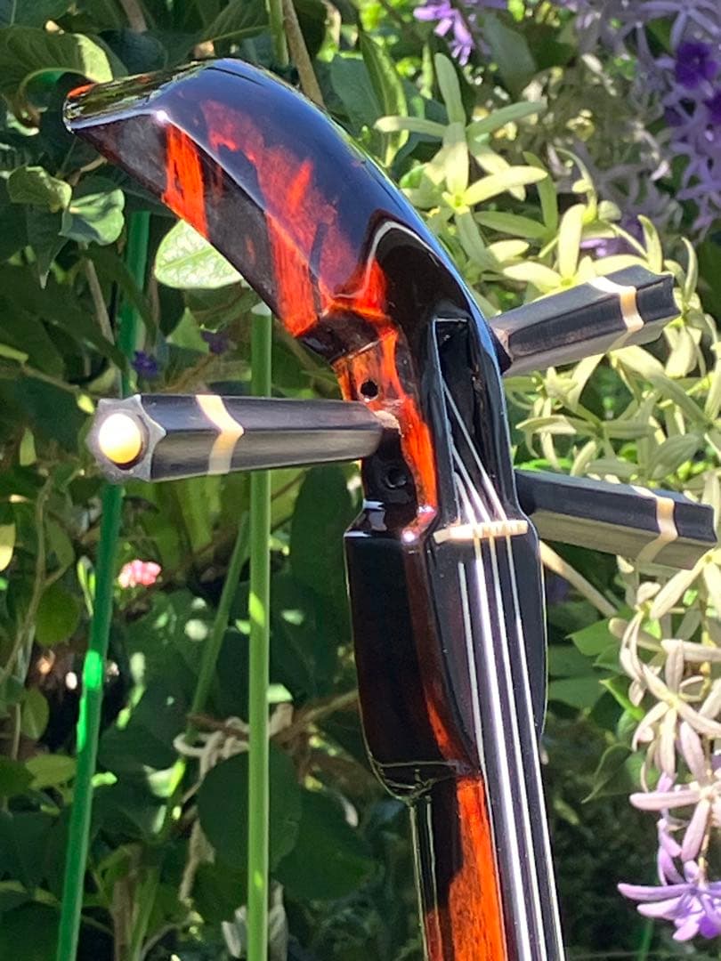 沖縄三線貴重本島産黒檀(クルチ)ウズラミ与那城型スンチ塗本皮一枚