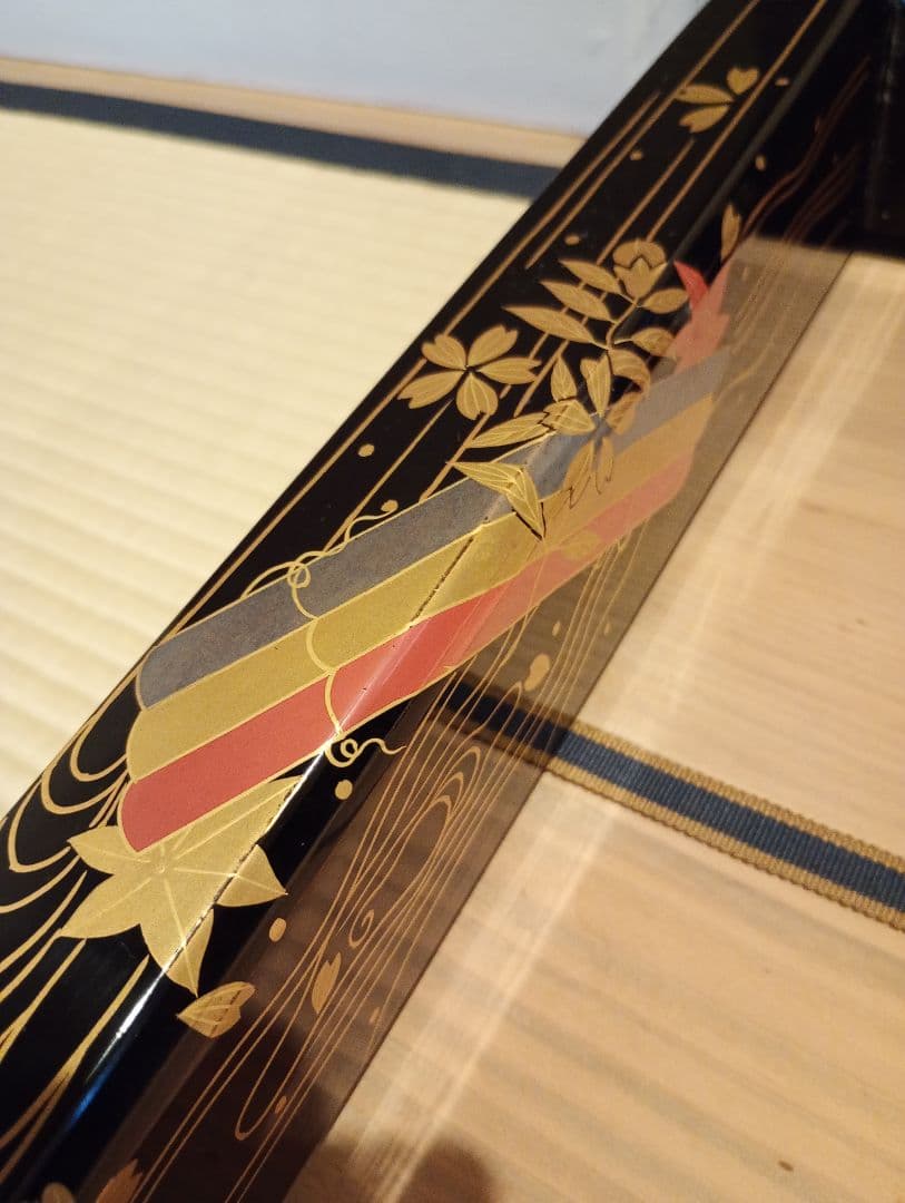 【茶道具】花筏蒔絵炉縁　塗師月峰作　炉縁114