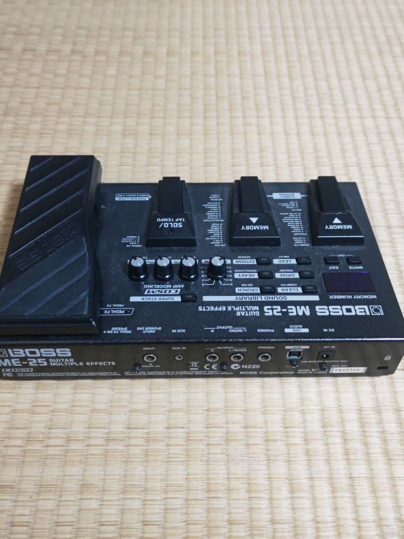 BOSSマルチエフェクターME25