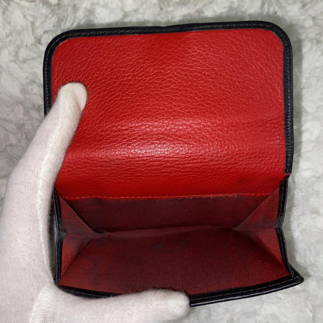 サルヴァトーレフェラガモ 2つ折り財布 ガンチーニ 金具 レザー ブラック