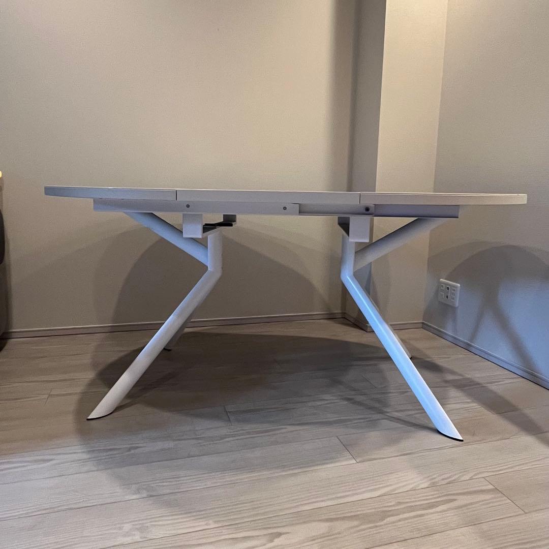 カリガリス コヌビア ジョーべ セラミックダイニングテーブル