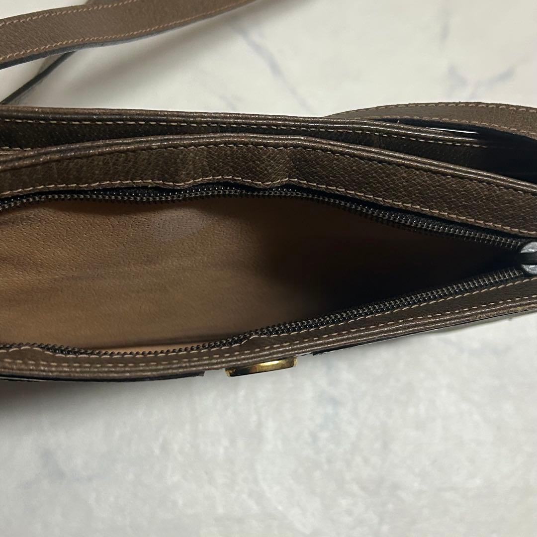 GUCCI✨ショルダーバッグ 2室 GGスプリーム ロゴ金具ギャランティーカード