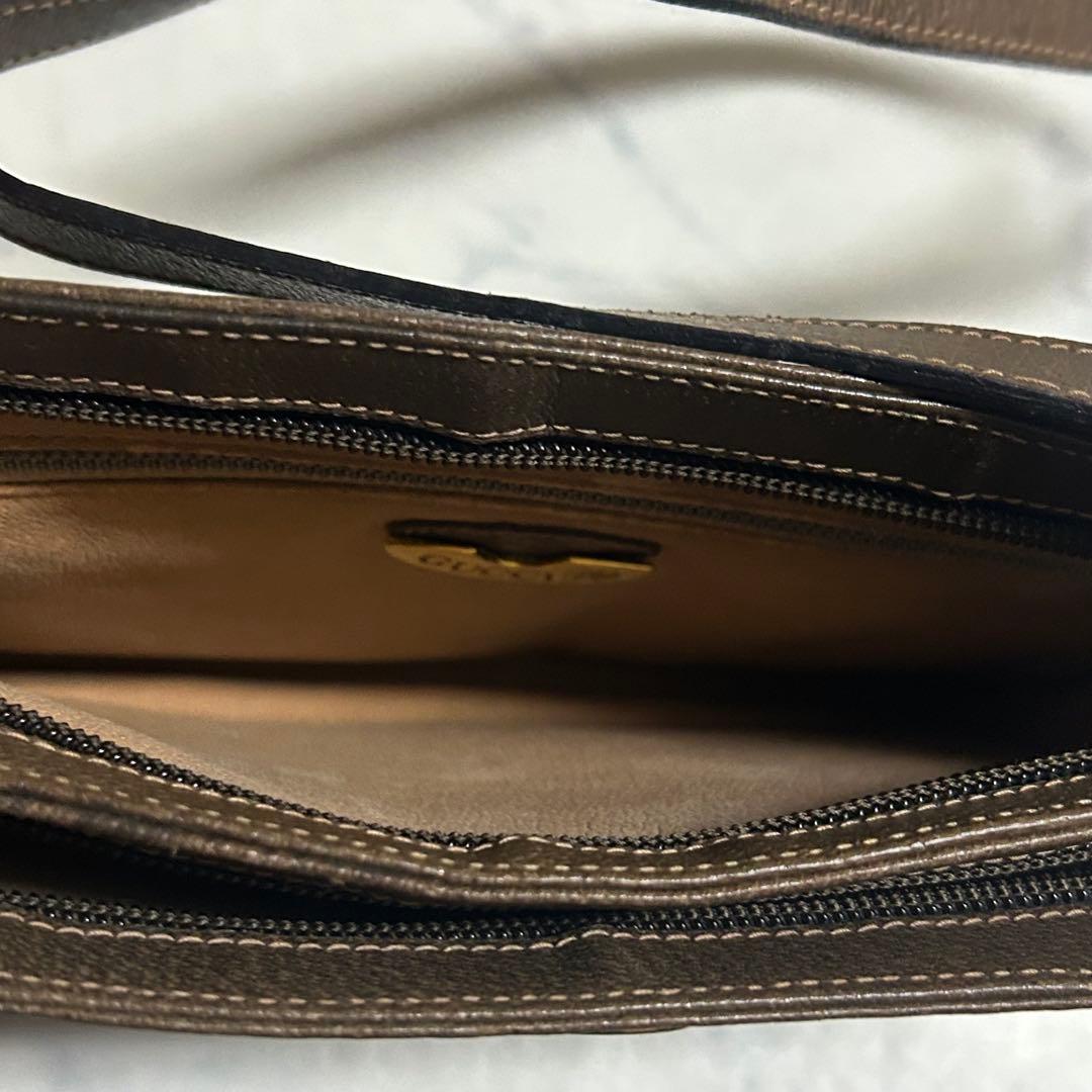 GUCCI✨ショルダーバッグ 2室 GGスプリーム ロゴ金具ギャランティーカード