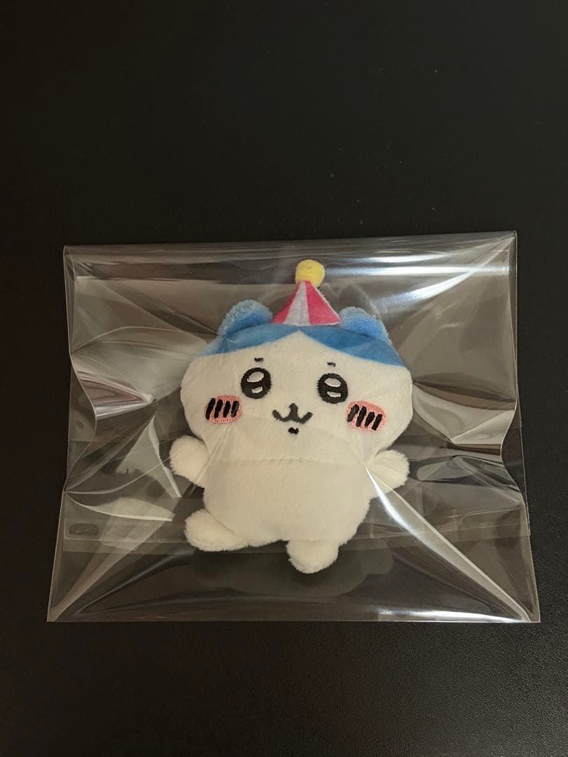 ハチワレ なかよしぬいぐるみバッジ ちいかわランド 東京駅 ノベルティ