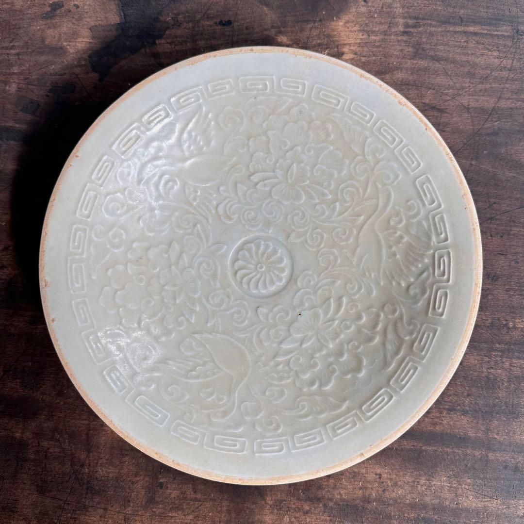 中国美術 白磁 刻草花紋 盤 φ16cm 影青(K-XA682)