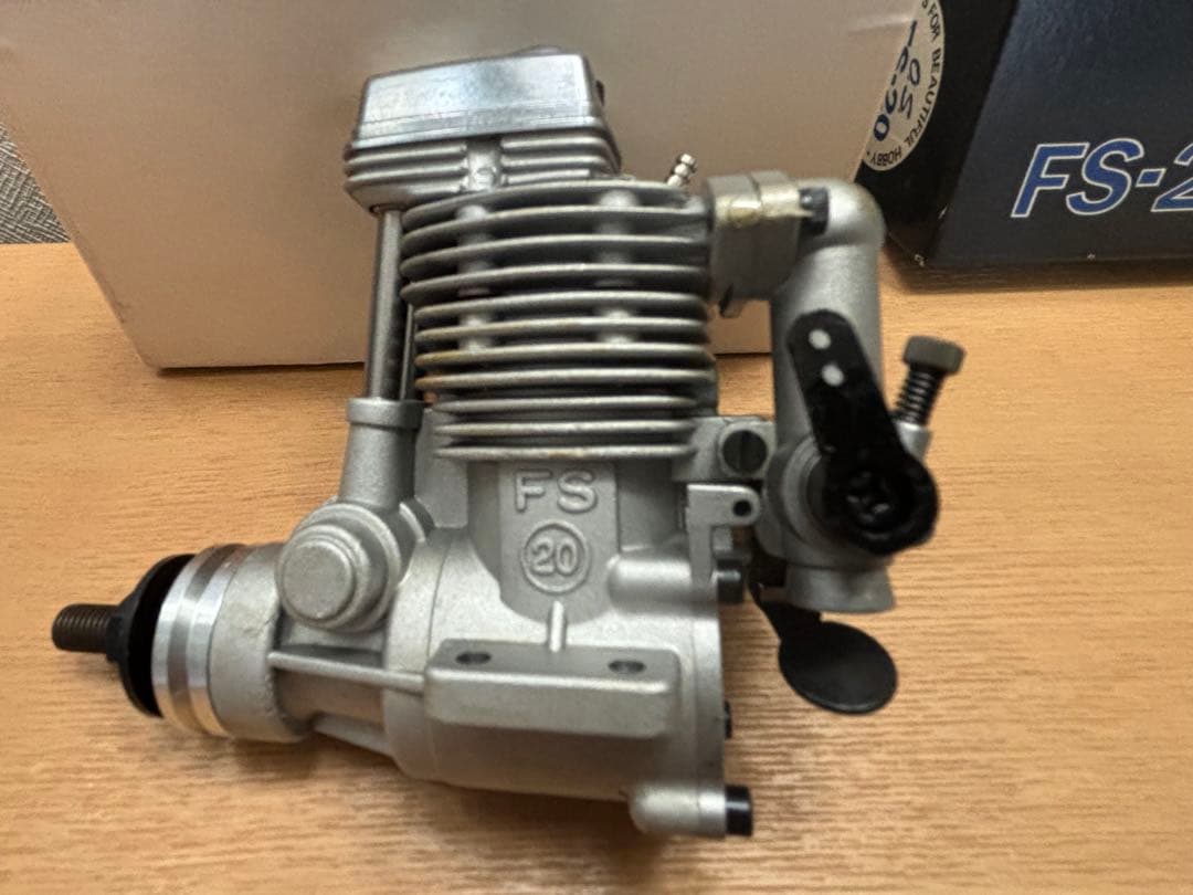 O.S 飛行機用4ストロークエンジン FS-20 【未使用】希少品