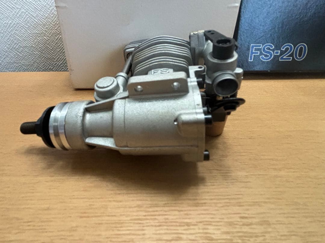 O.S 飛行機用4ストロークエンジン FS-20 【未使用】希少品