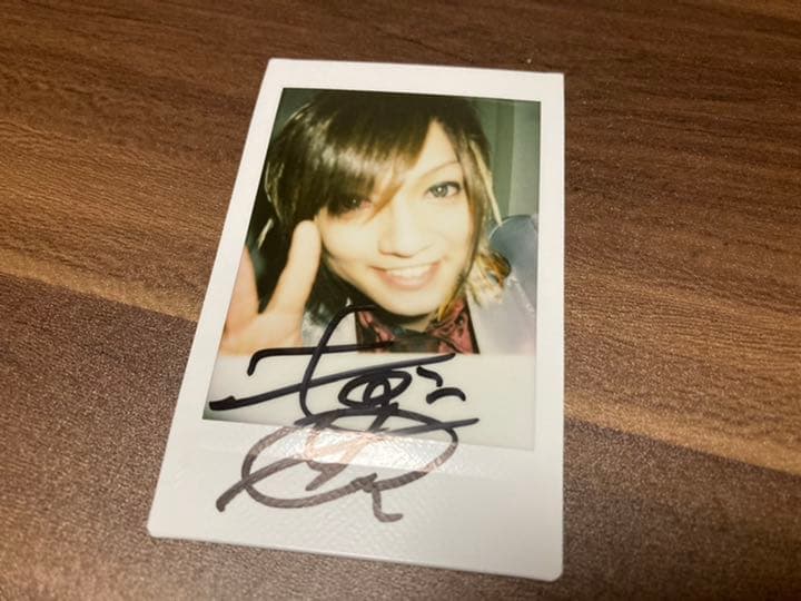 ゴールデンボンバー 喜矢武豊 最新 サイン入りチェキ ①