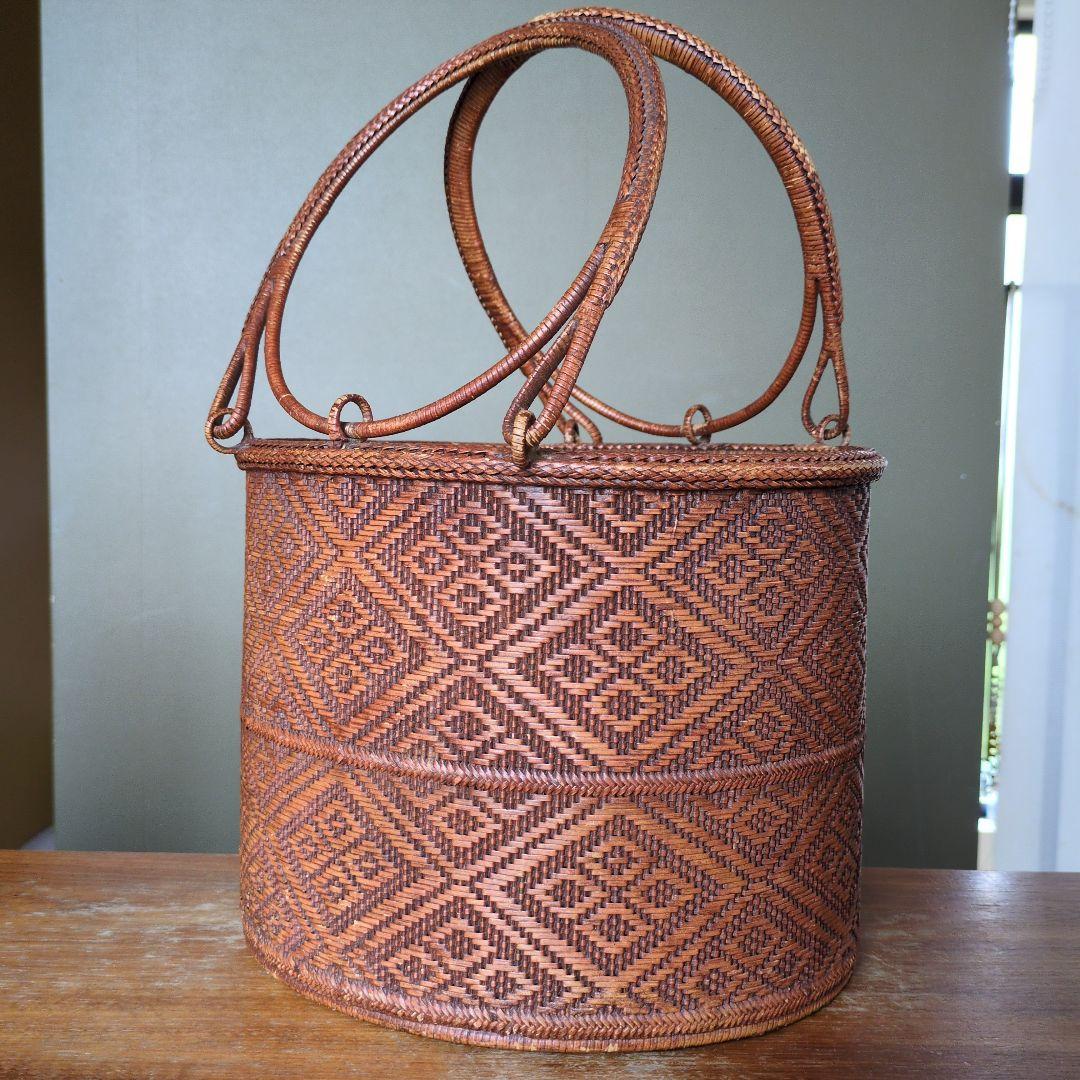 ヴィンテージ籠　民藝　東北　山葡萄　籐籠　昭和レトロ　あけび　手仕事　アタ
