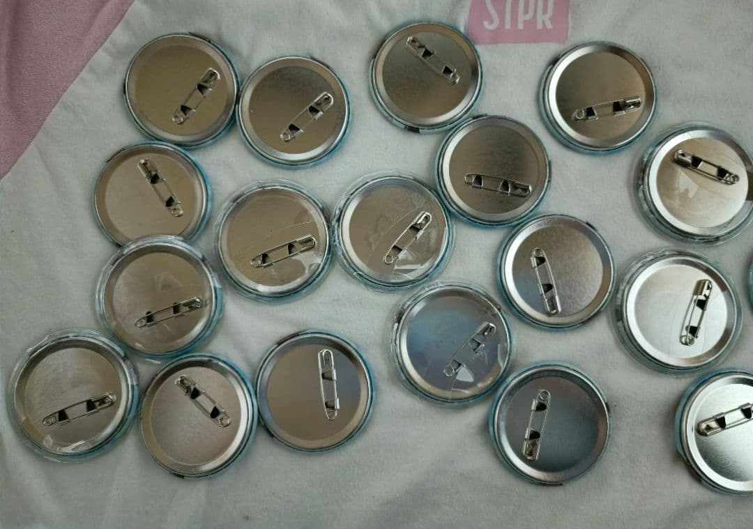 すとぷり　るぅと　缶バッチ　僕と君の秘密基地　るとわん　等身