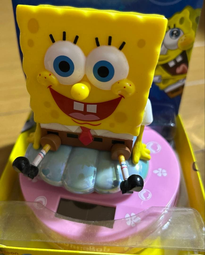 スポンジ・ボブ　ソーラーフィギュア　 ゆらゆらソーラー