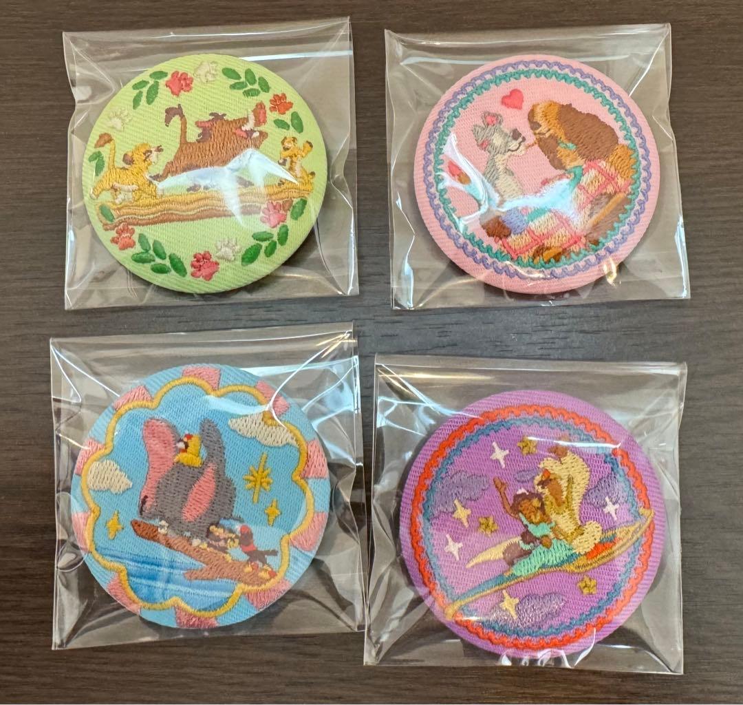 34個【ディズニーキャラクターズ刺繍缶バッジ1・2】※お菓子なし