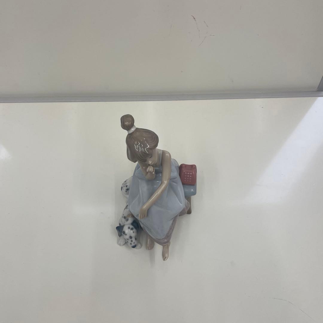 リヤドロ　大事な電話　フィギュリン