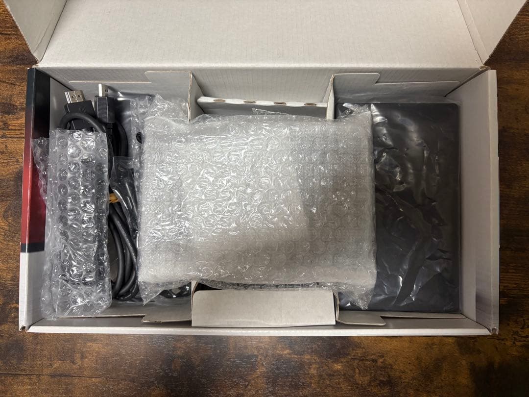 Nintendo Switch 本体+付属品（SDカードおまけ付き）