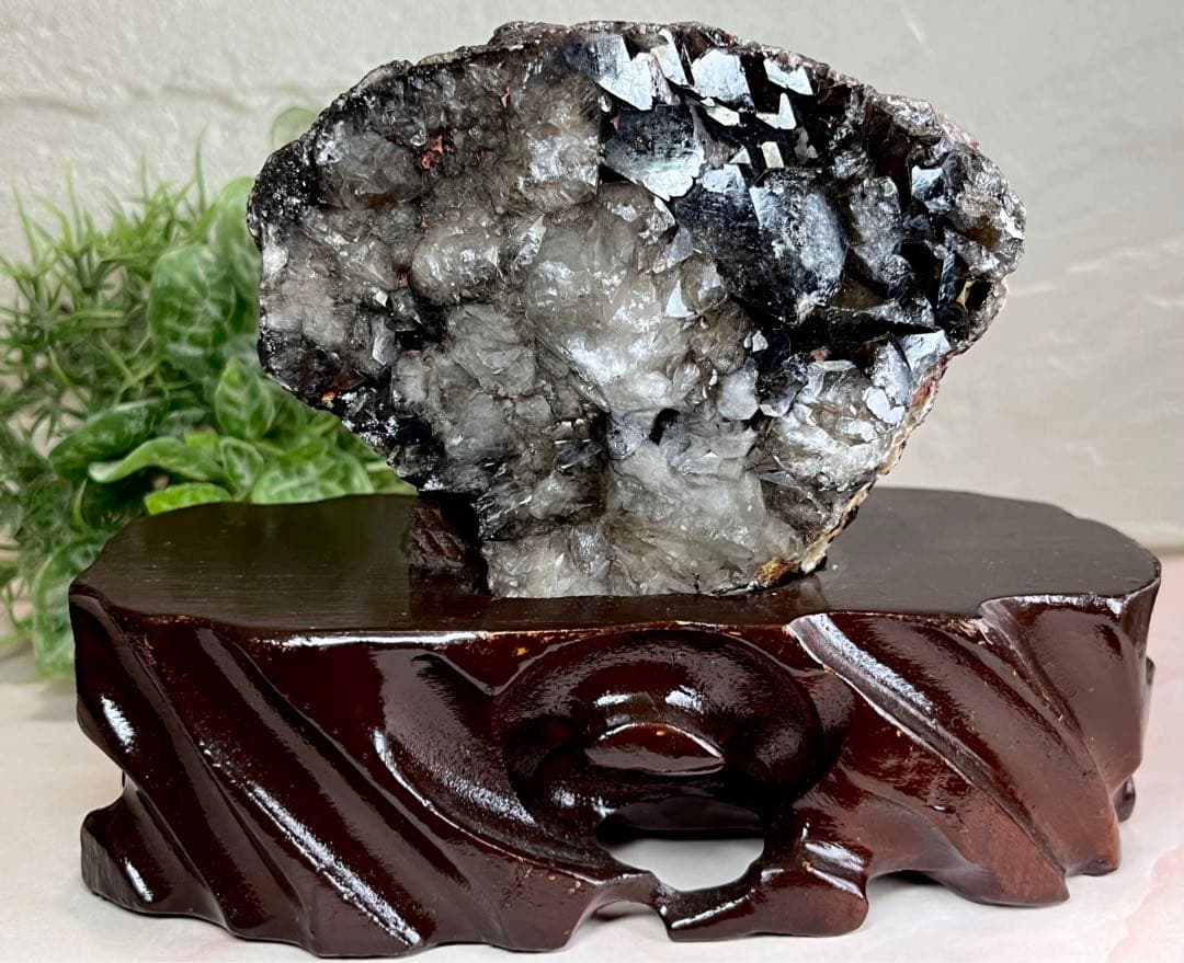 【最強の守護石】観音水晶　モリオン　黒水晶　ラフストーン　台座付き 最強の守護石】観音水晶 モリオン 黒水晶 ラフストーン 台座付き