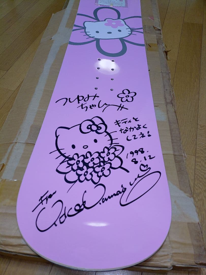 ハローキティ　スノーボード　直筆サイン入り　限定版
