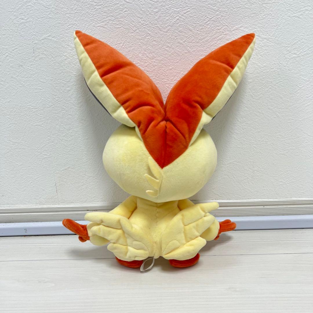 ビクティニ 等身大ぬいぐるみ ポケモンセンター