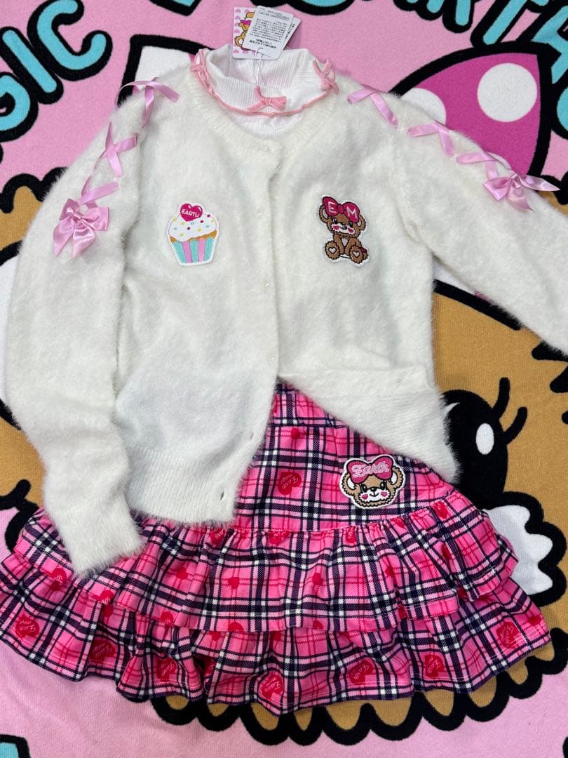 専用アースマジック 新品 チェックスカート・長袖Tシャツ・シャギーカーデ 140