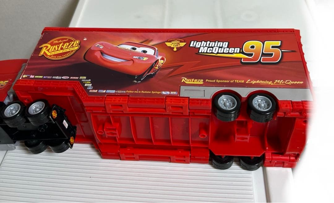 カーズ、マテル、マックトレーラー、キングトレーラー（ミニカー収納付き）