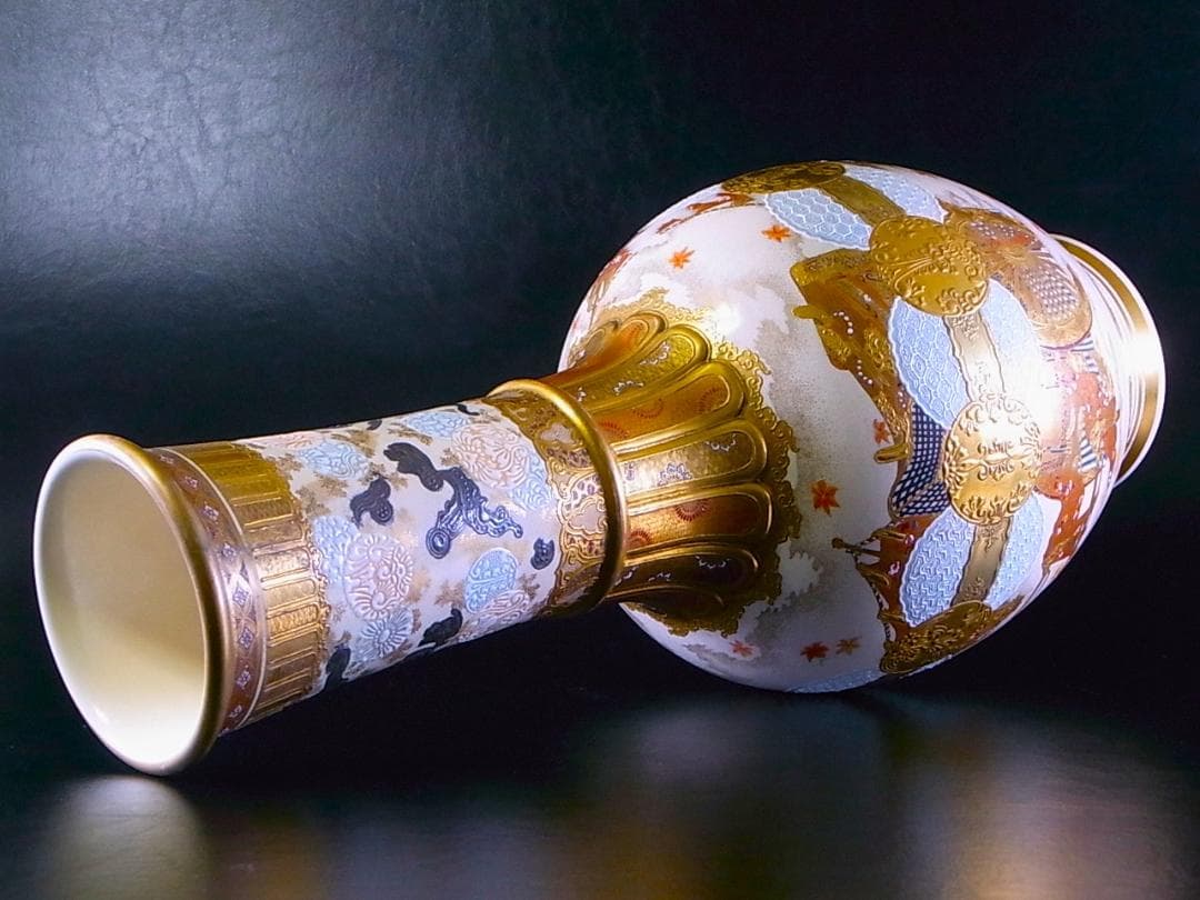 【 E842 】 明治期本筋薩摩焼　超細密盛上金彩絵付御所車文大型花瓶　鑑定書付