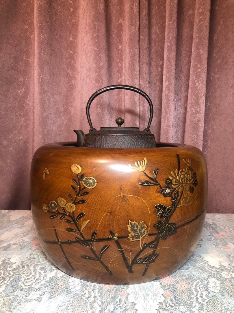 昭和初期 大胆な杢目が目を引く桐の火鉢 木胴銅