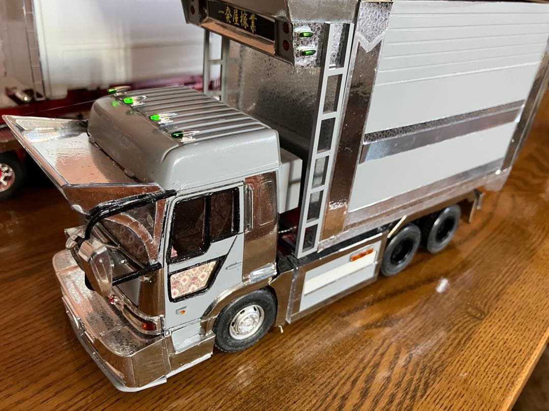 デコトラ・デカ箱ダンプ・プロフィア・1／32・完成品・プラモデル