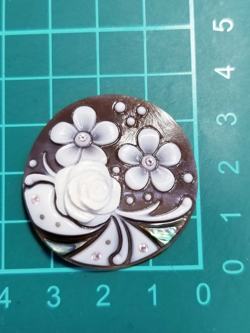 KS-043 【ロザリオ・メンネッラ】作　天然シェルカメオルース