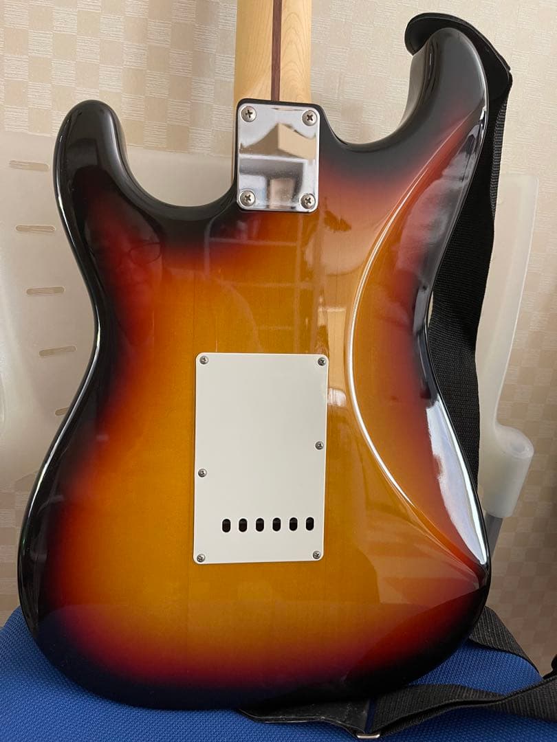 Bellwinフェンダー　STRAOCASTER エレキギター