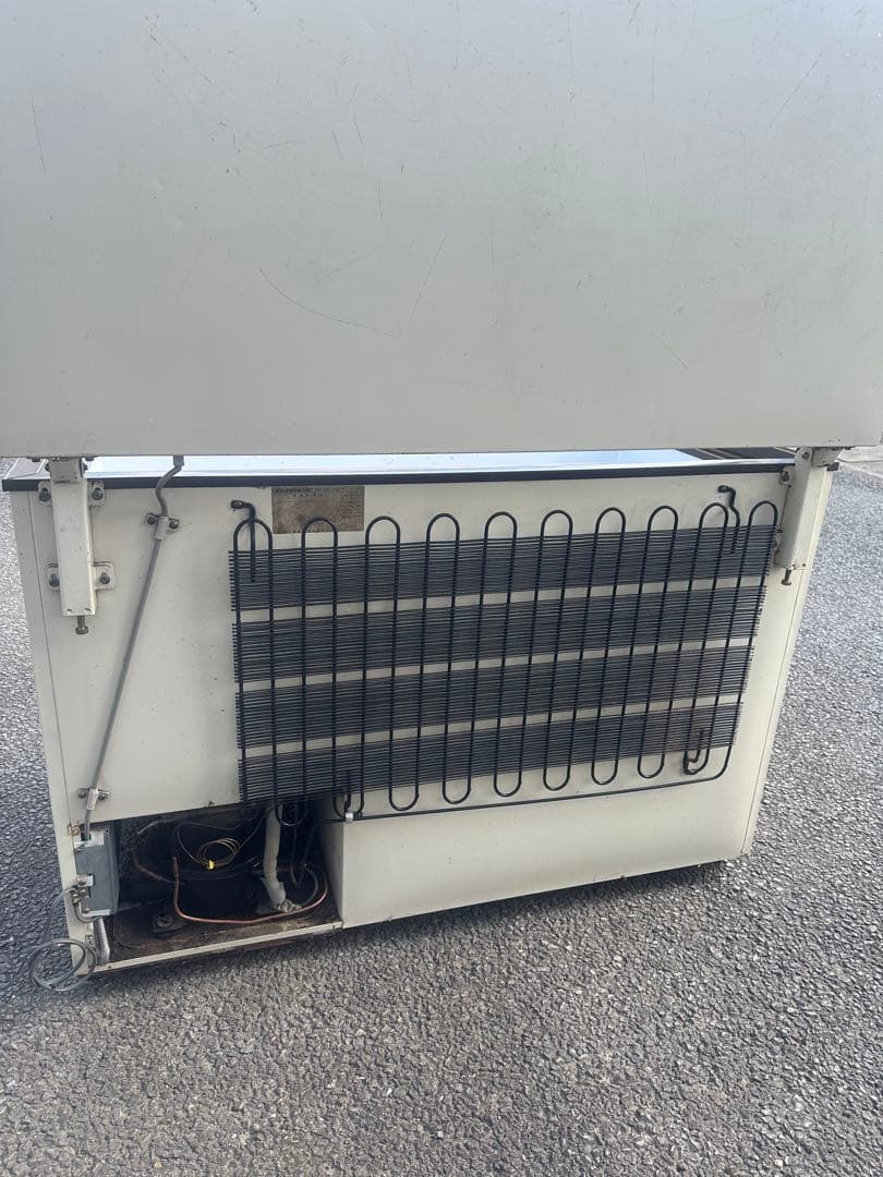 ナショナル（現パナソニック）製の業務用冷凍庫NR-261FC