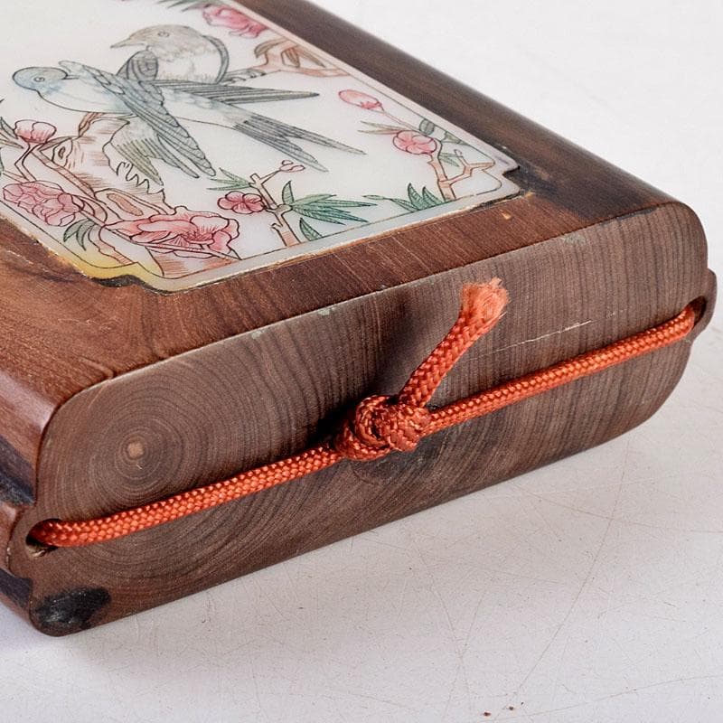 時代提げ物　玉石細工花鳥図　印籠　薬入　根付　緒締め玉　Z　8577