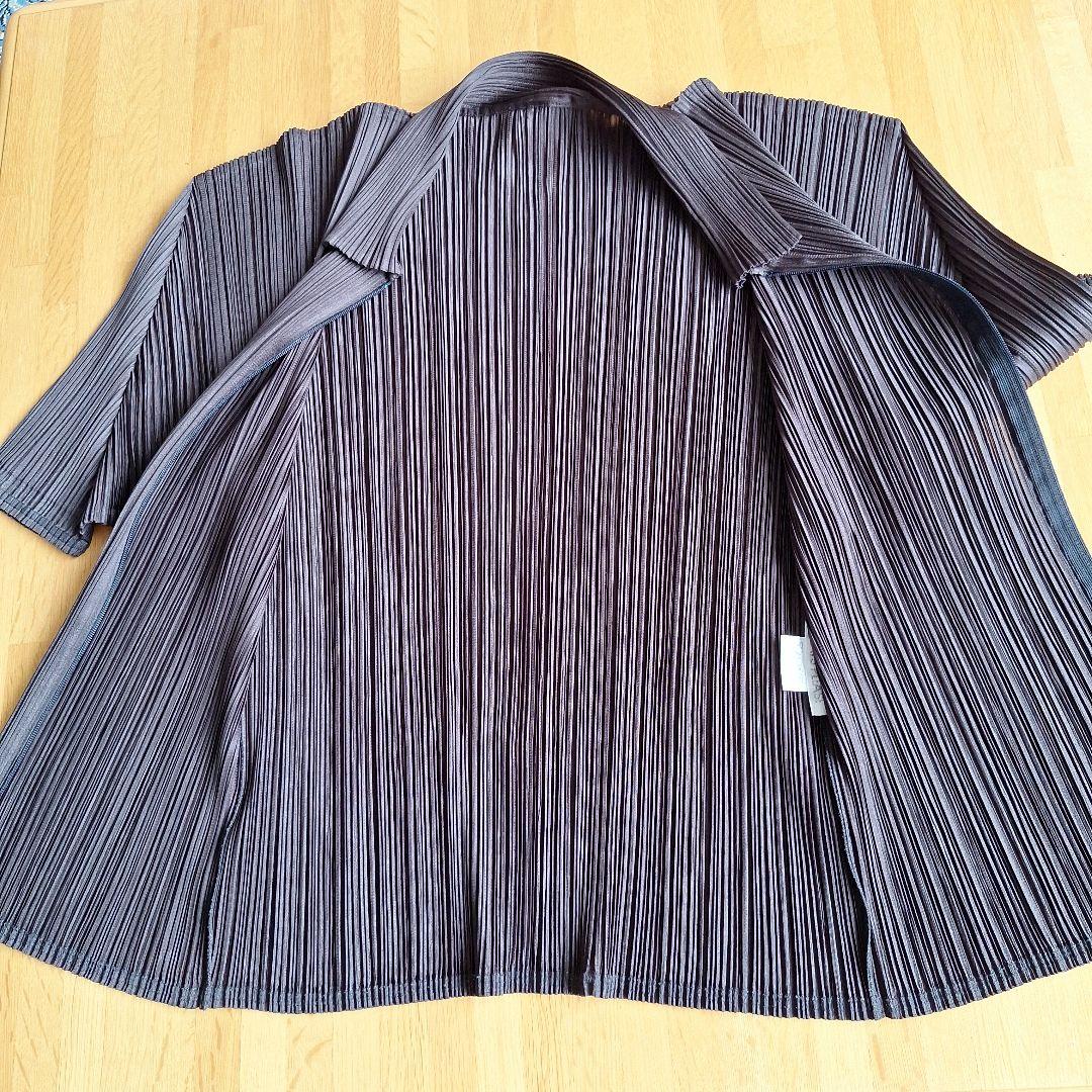 PLEATS PLEASE ダークグブラウンプリーツ 半袖シャツ