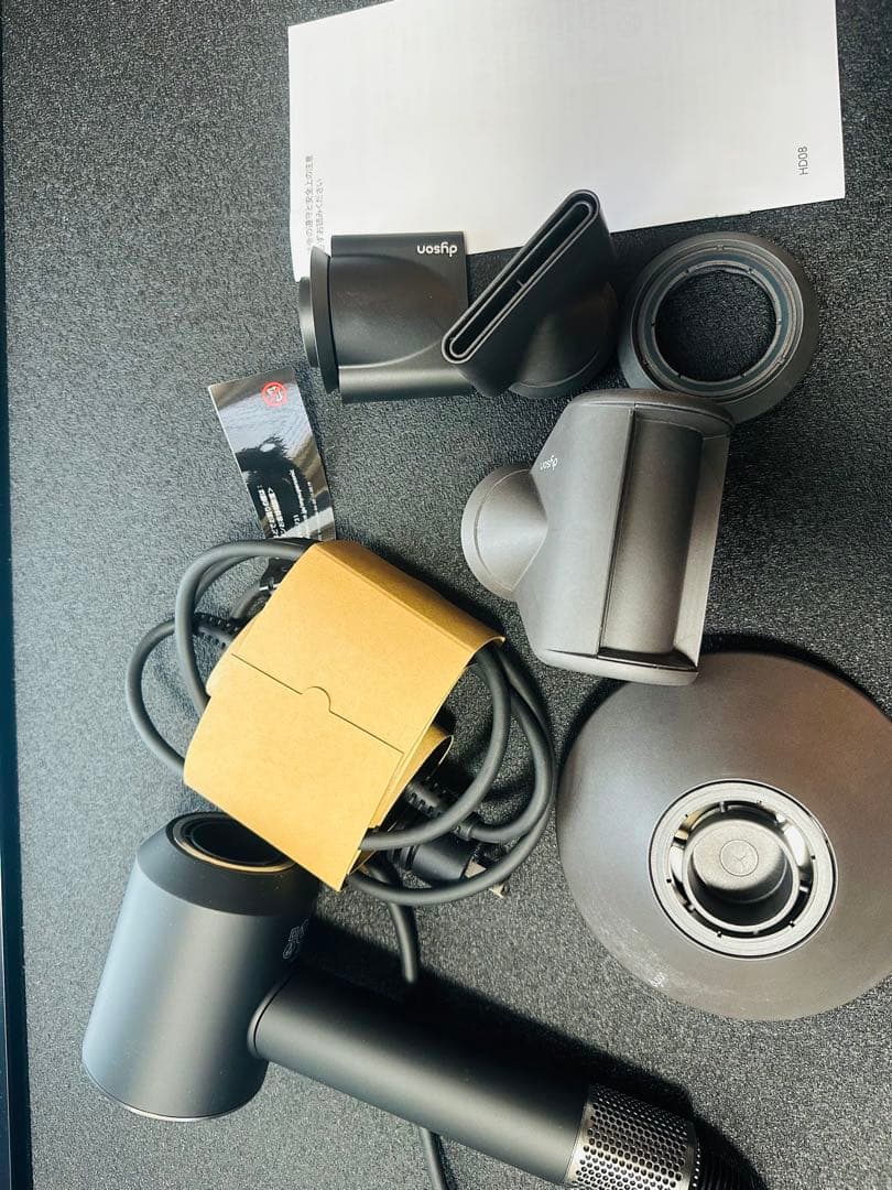 メルカリ市値下げDyson ドライヤー ブラック本体新品未使用