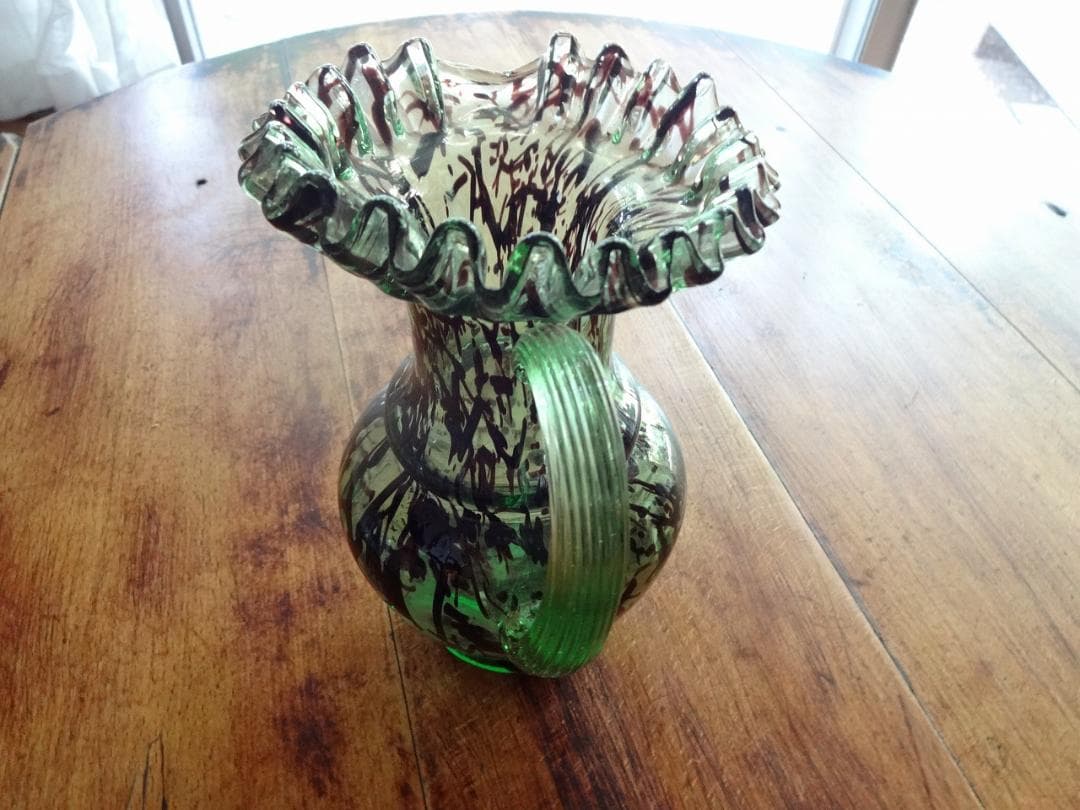 アンティーク 薄緑紫文入り花瓶