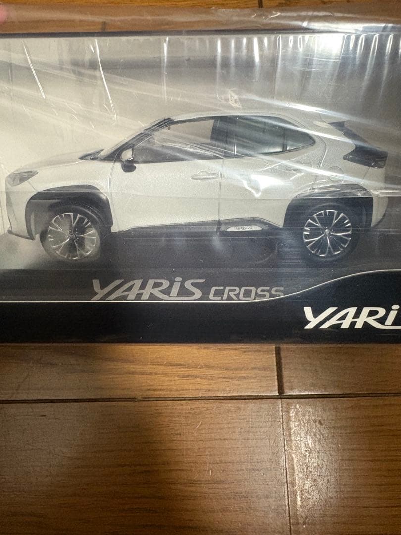 Yaris Cross ミニカー ホワイト